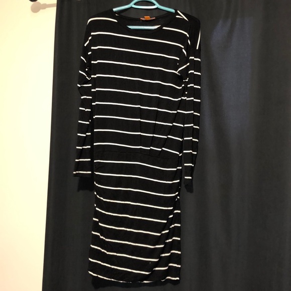 5/$25🖤Casual dress - Picture 1 of 3